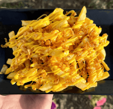 Картопля Фрі з сирним соусом