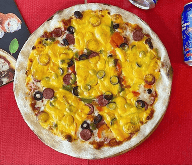 Піца "Ковбаски та чеддер" 40см